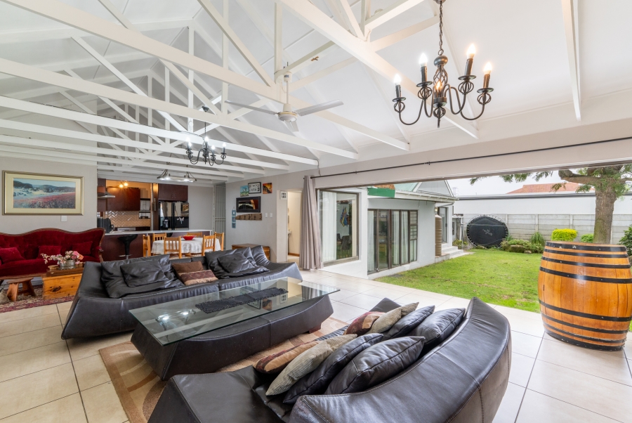 4 Bedroom Property for Sale in Rouxville Western Cape